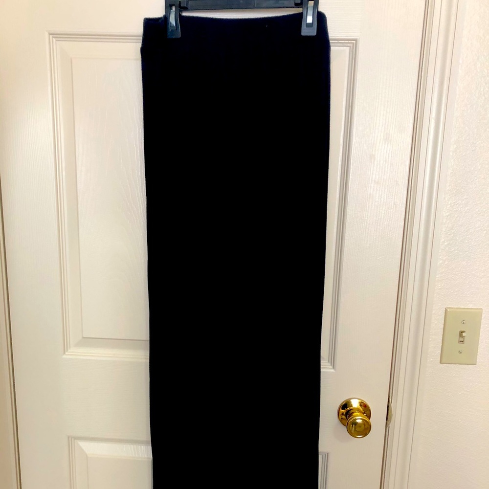 Black elastic waist maxi skirt